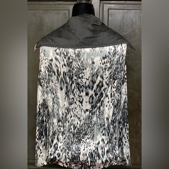 Julia Lane black & white animal pattern reversible jacket -Size Medium - Picture 3 of 16
